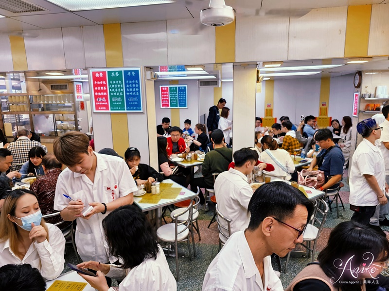 【香港美食】澳洲牛奶公司。香港60年老店！佐敦站排隊名店～1分鐘光速出餐~必點滑嫩炒蛋