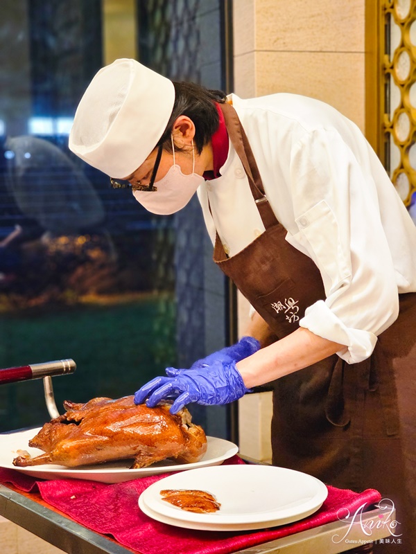 【台北美食】潮粵坊港潮餐廳。烤鴨捲餅三種吃法好新奇，精緻粵菜和港點都好吃