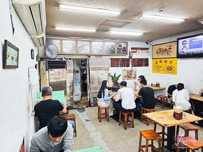 【台北美食】滷三塊五花肉飯。北投超人氣排隊美食~半夜1點還要排隊的招牌五花肉