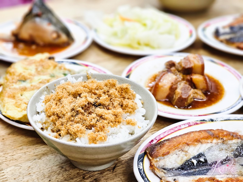 【台北美食】滷三塊五花肉飯。北投超人氣排隊美食~半夜1點還要排隊的招牌五花肉