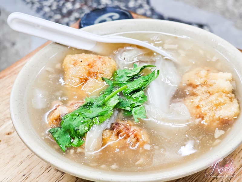 【台北美食】滷三塊五花肉飯。北投超人氣排隊美食~半夜1點還要排隊的招牌五花肉