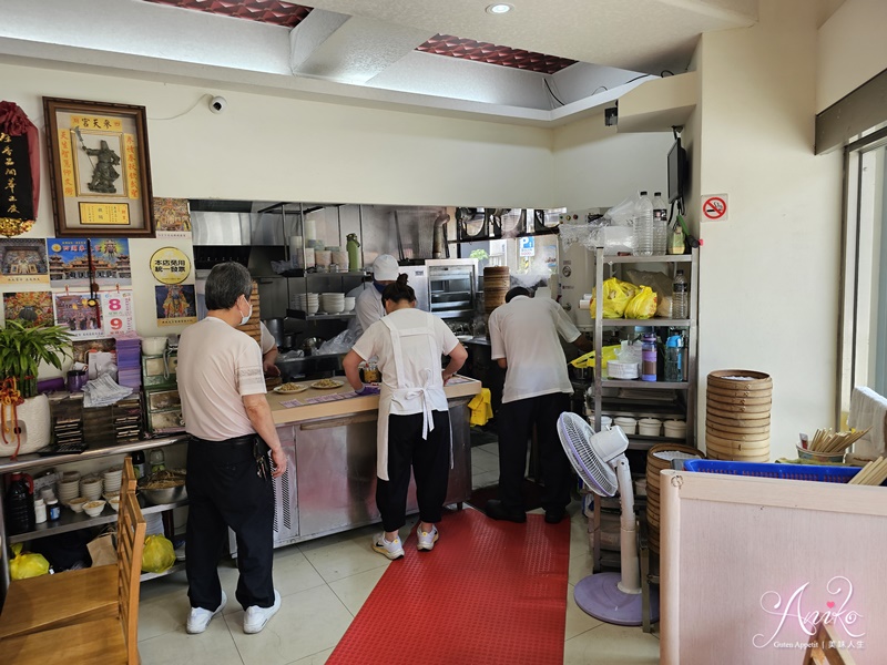 【台北美食】黄龍莊。牯嶺街人氣美食！平價版鼎泰豐小籠包和蛋炒飯~超好吃