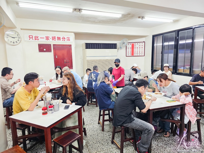 【台北美食】桃源街老王記牛肉麵店。西門町老字號排隊牛肉麵~70年老店在地老饕從小吃到大！