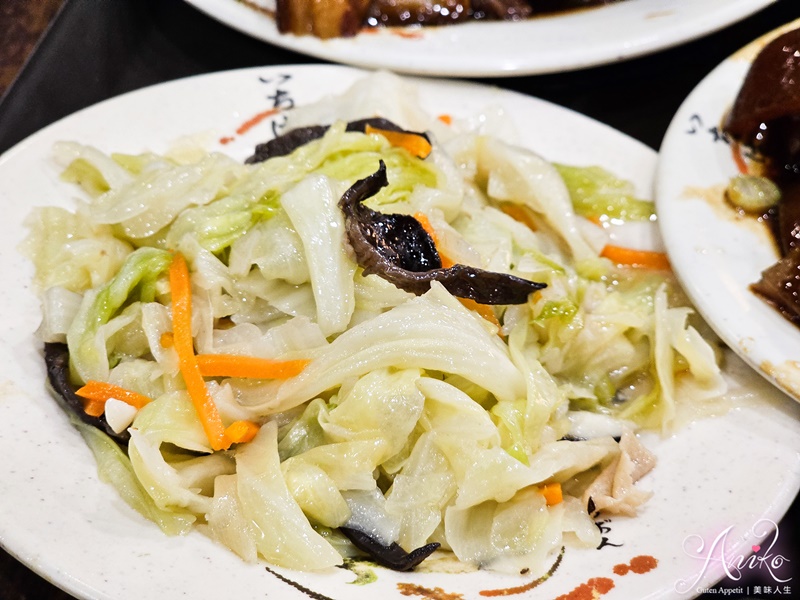 【台北美食】老牌張豬腳飯。延三夜市超人氣豬腳飯！鹹香醇厚好下飯~用餐時間外帶人潮多