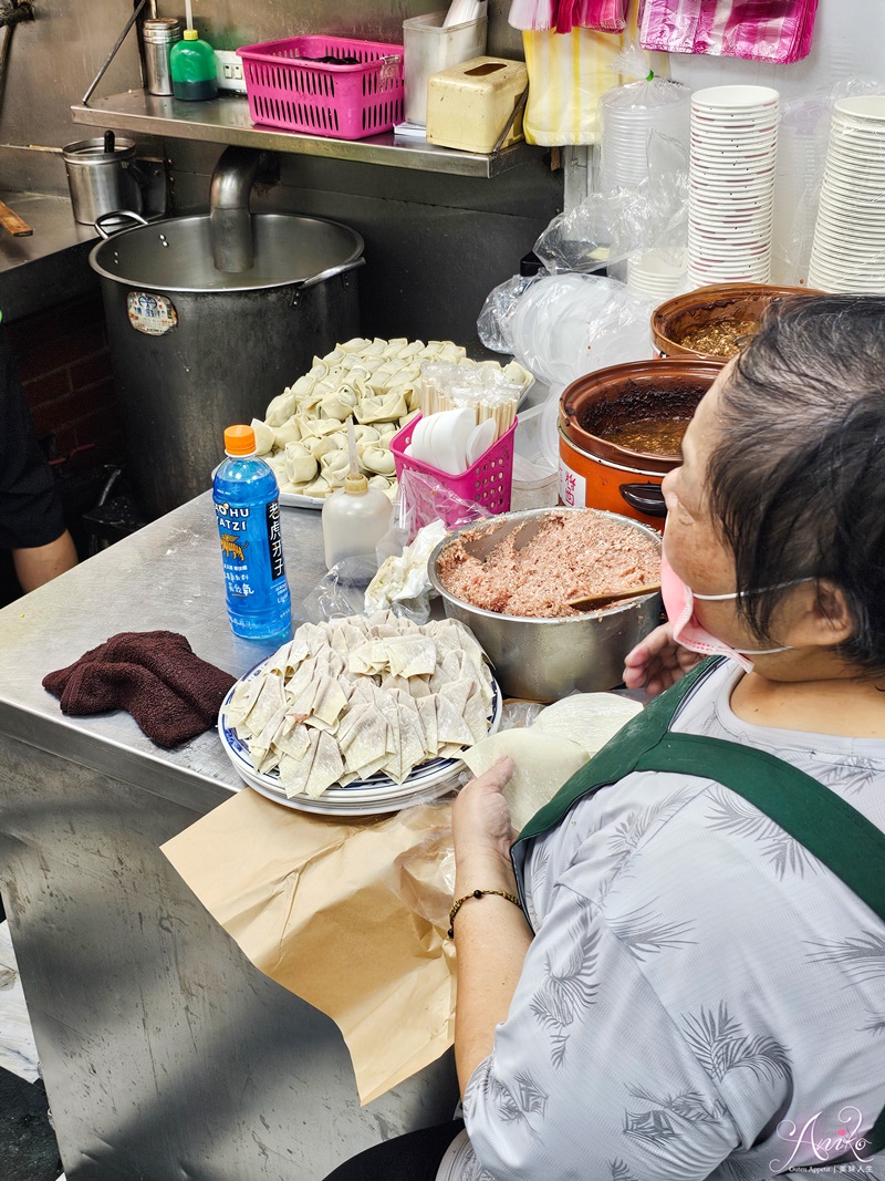 【台北美食】趙記菜肉餛飩大王。桃源街50年餛飩老店！胡天蘭推薦的超巨大餛飩~吃6顆就超飽