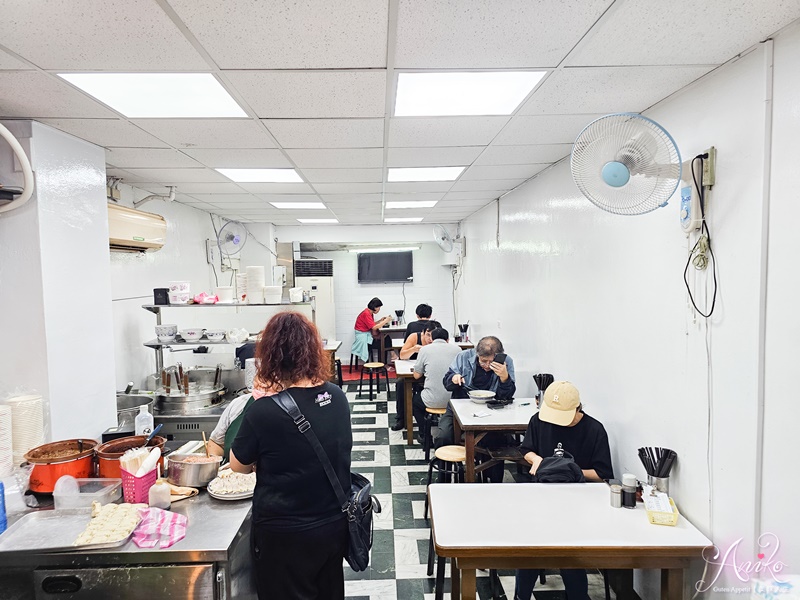 【台北美食】趙記菜肉餛飩大王。桃源街50年餛飩老店！胡天蘭推薦的超巨大餛飩~吃6顆就超飽