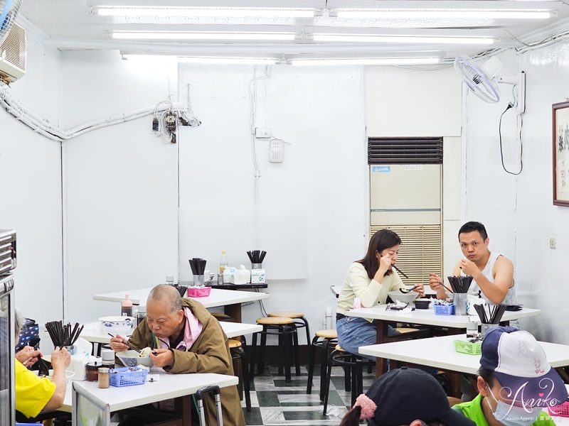 【台北美食】趙記菜肉餛飩大王。桃源街50年餛飩老店！胡天蘭推薦的超巨大餛飩~吃6顆就超飽