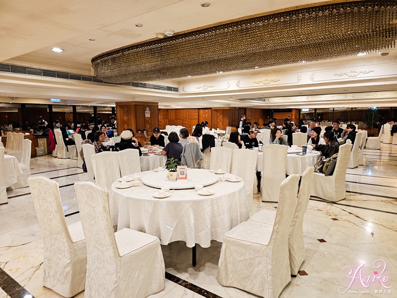 【台北美食】玉喜飯店。東區40年老字號砂鍋土雞湯~師承驥園的好喝雞湯，港點也超讚！