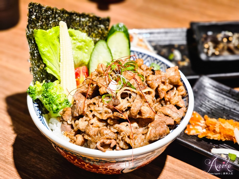 【台北美食】宮本武丼中和南勢角店。興南夜市美食~直火燒肉平價丼飯定食！鷄湯、飲料、霜淇淋無限供應