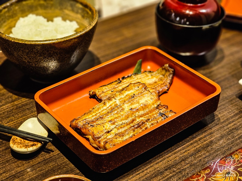 【台北美食】魚庒。米其林餐盤推薦！日本埼玉縣140年鰻魚料理老店~還有特別的白燒鰻