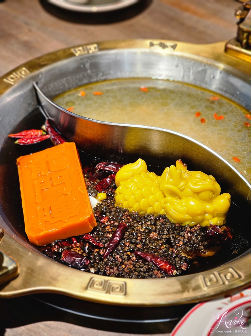 【台北美食】龍門陣四川火鍋八德店。台北四川火鍋推薦！成都市場風裝潢~九宮格套餐、炸酥肉、吊龍全上桌