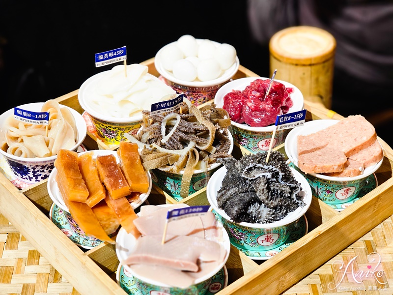 【台北美食】龍門陣四川火鍋八德店。台北四川火鍋推薦！成都市場風裝潢~九宮格套餐、炸酥肉、吊龍全上桌