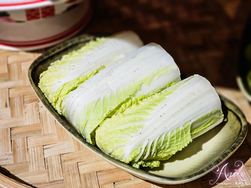 【台北美食】龍門陣四川火鍋八德店。台北四川火鍋推薦！成都市場風裝潢~九宮格套餐、炸酥肉、吊龍全上桌