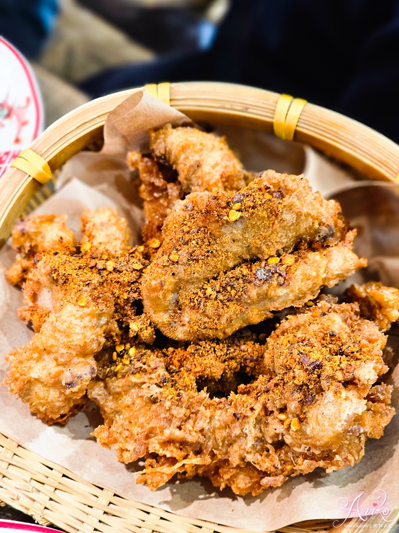 【台北美食】龍門陣四川火鍋八德店。台北四川火鍋推薦！成都市場風裝潢~九宮格套餐、炸酥肉、吊龍全上桌