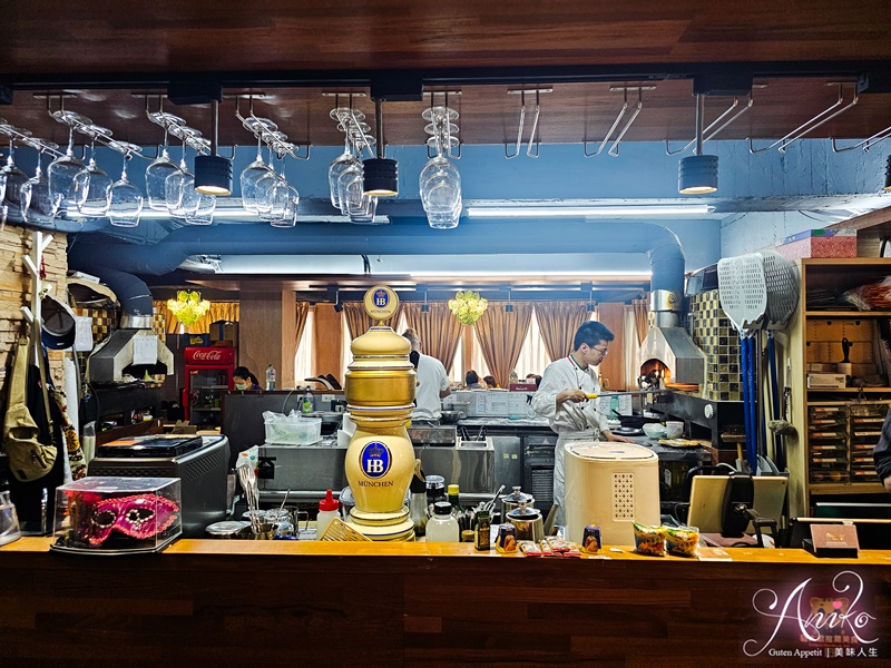 【台北美食】義大利米蘭手工窯烤披薩台北中山店。全台少見雙窯義式廚房！正宗義式風味披薩～炸雞驚豔好吃
