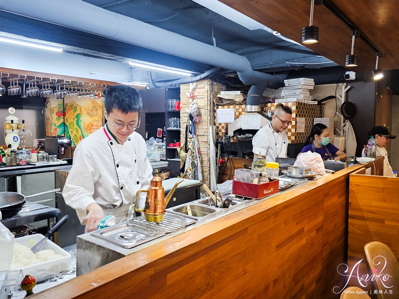 【台北美食】義大利米蘭手工窯烤披薩台北中山店。全台少見雙窯義式廚房！正宗義式風味披薩～炸雞驚豔好吃