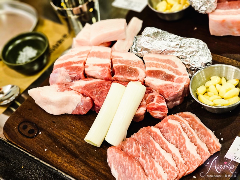 【台北美食】金豬食堂。連續七年米其林指南推薦！韓國燒肉神店來台進駐中山站