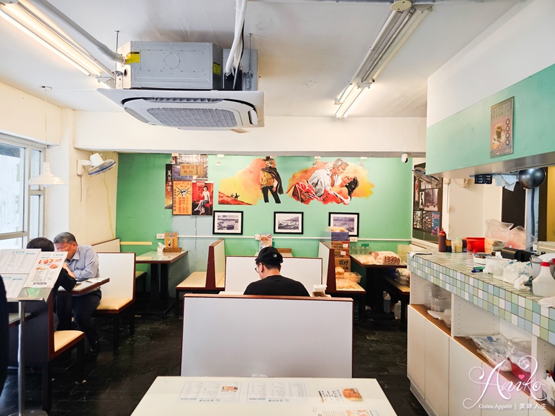 【台北美食】萬芳冰室南京店。來自香港元朗60多年老字號冰室！超讚生炸雞腿、滿滿鑊氣干炒牛河