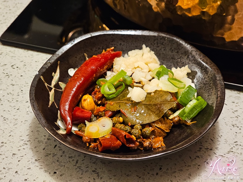 【台北美食】馗心苑。大安區特色川味火鍋！太極鴛鴦鍋讓你和牛、烤魚、海陸鍋一次滿足