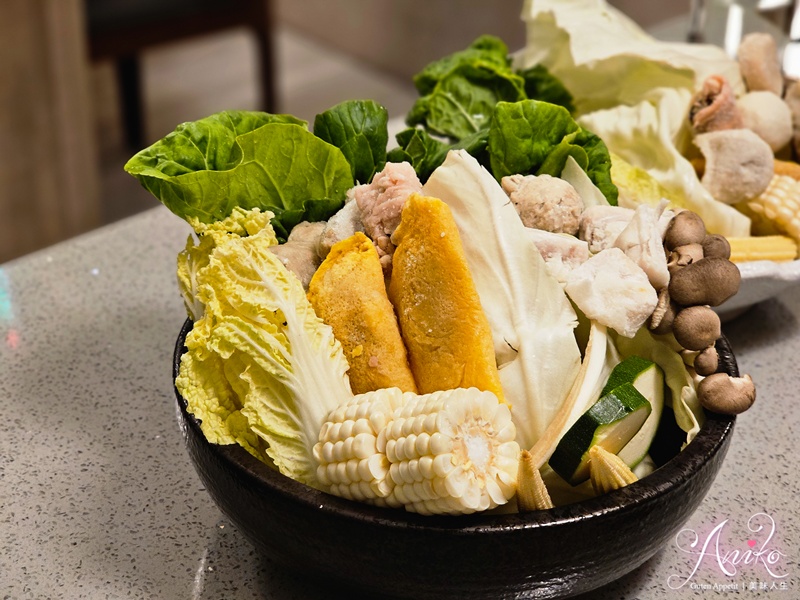 【台北美食】馗心苑。大安區特色川味火鍋！太極鴛鴦鍋讓你和牛、烤魚、海陸鍋一次滿足