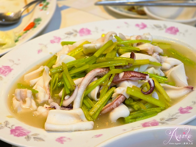 【台北美食】佳佳小吃店。林森北老字號熱炒！40年老味道，經典台式家常菜