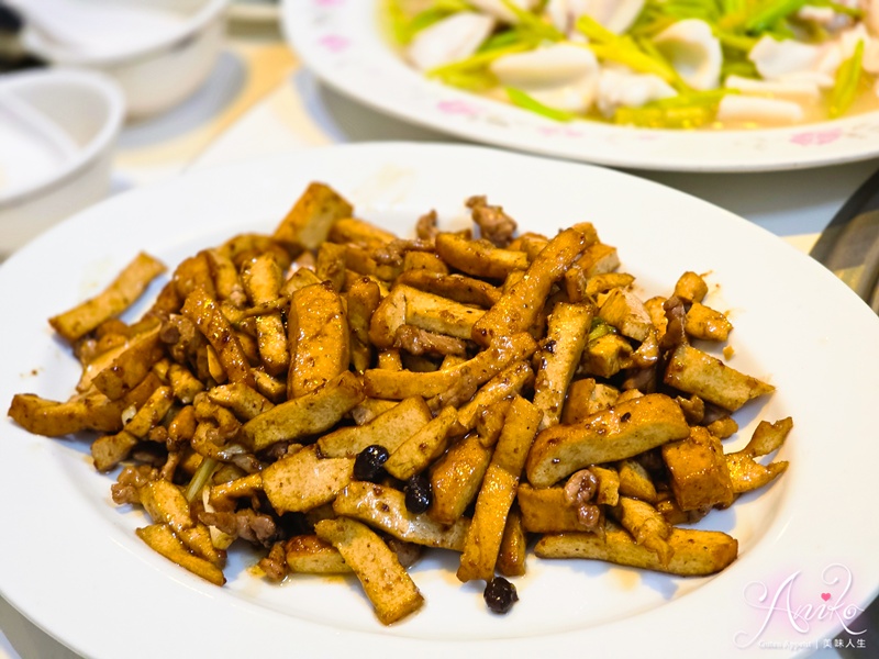 【台北美食】佳佳小吃店。林森北老字號熱炒！40年老味道，經典台式家常菜