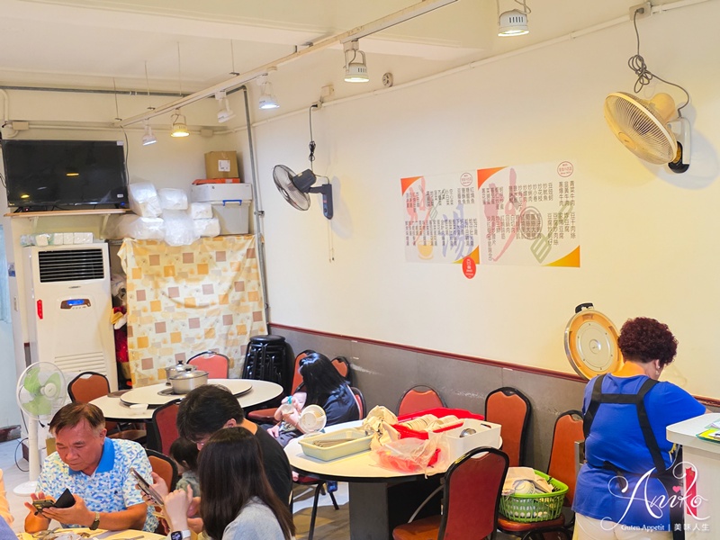 【台北美食】佳佳小吃店。林森北老字號熱炒！40年老味道，經典台式家常菜