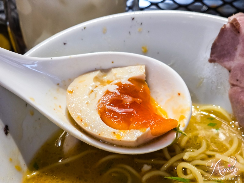 【台北美食】柑橘Shinn。台北十大人氣拉麵之一！清爽柑橘鹽味與濃厚雞白湯的完美交織