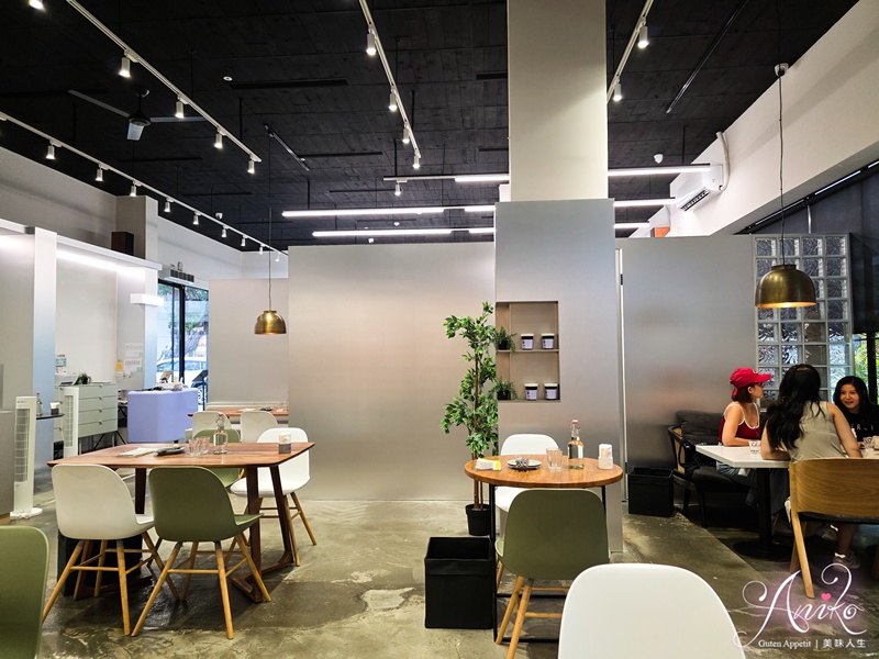 【台北美食】Lille M. Cafe & Restaurant 中山店。中山站早午餐推薦！北歐風質感咖啡廳，手工自製歐陸料理