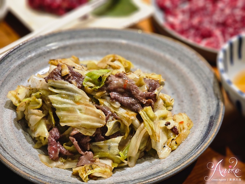 【台北美食】牛肆。台北預約困難溫體牛肉鍋！上選部位加上蔬果湯頭超好吃