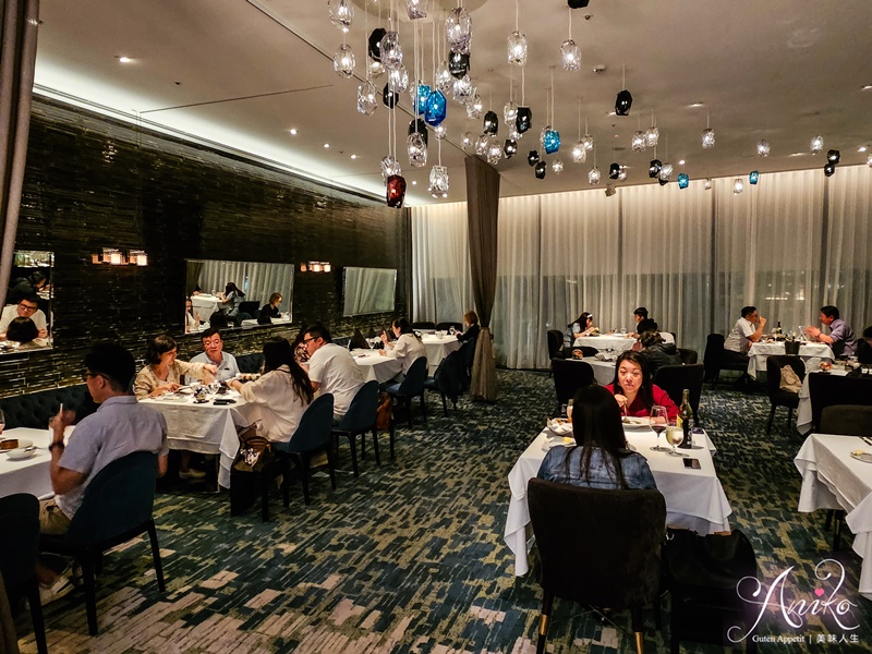 【台北美食】A CUT牛排館。國賓飯店米其林一星牛排館！商業聚餐約會過節好氣氛首選