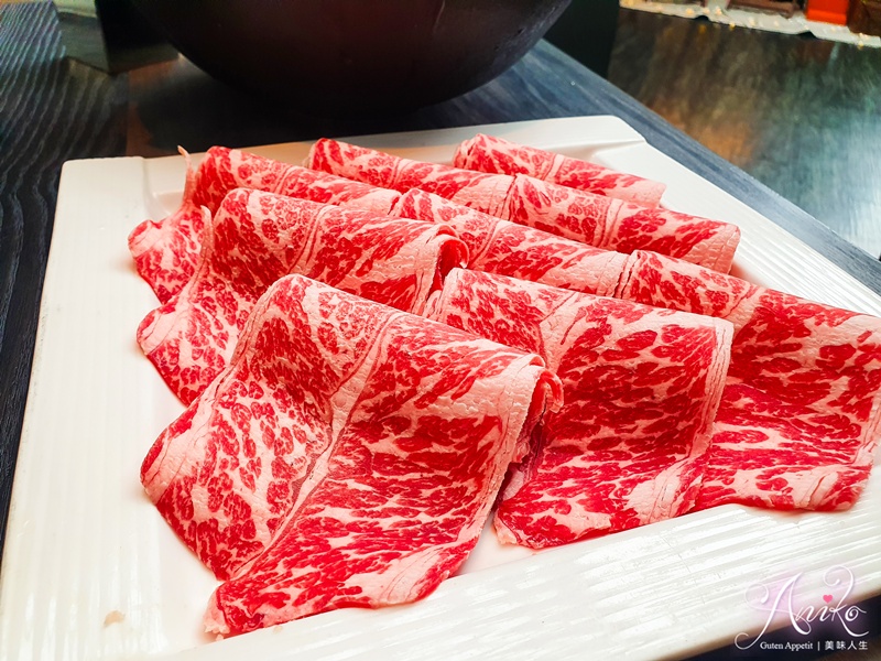 【台北美食】合shabu。信義區頂級鍋物推薦！專人桌邊服務，澎湃海鮮和鮮美牛肉過節最有儀式感