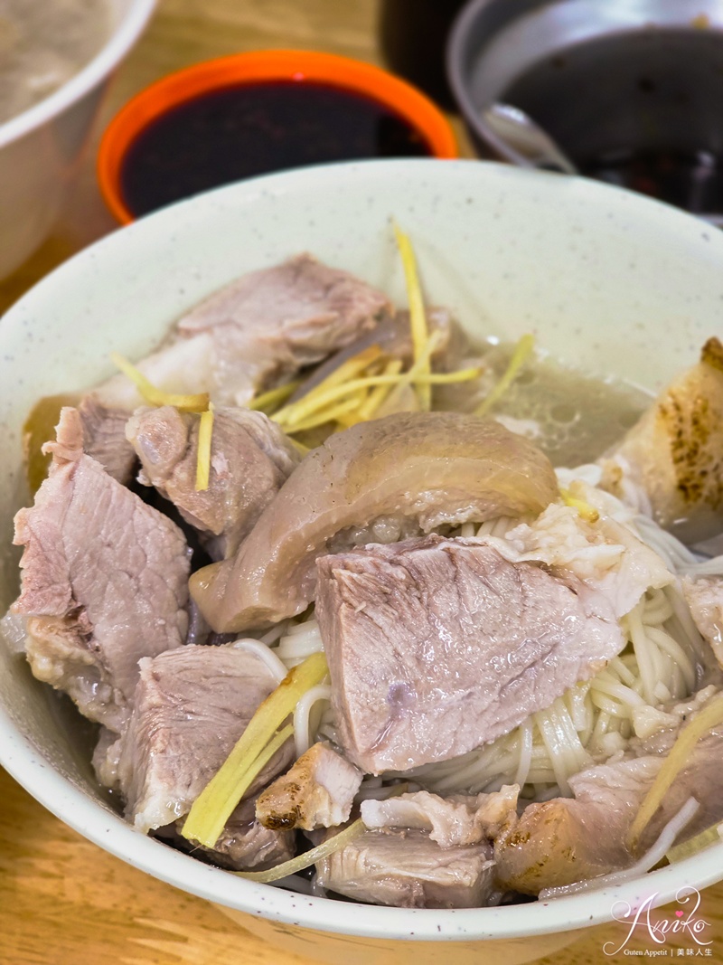 【台北美食】許仔豬腳麵線。大橋頭美食推薦！大稻埕慈聖宮50年人氣白湯豬腳老店