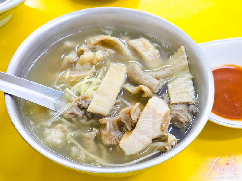 【台北美食】郭家炒牛肉。華西街80年人氣炒牛肉！自製沙茶醬風味鑊氣十足~牛雜湯免費續湯