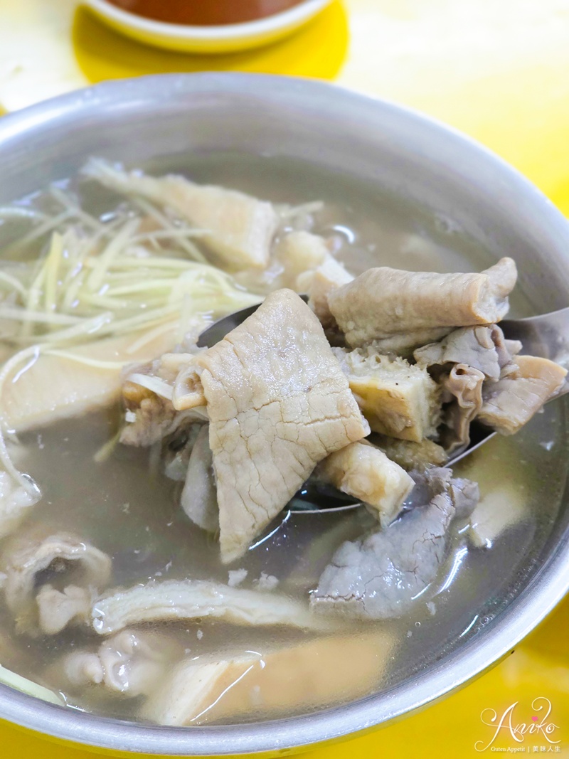 【台北美食】郭家炒牛肉。華西街80年人氣炒牛肉！自製沙茶醬風味鑊氣十足~牛雜湯免費續湯