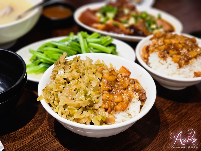 【高雄美食】老店柏弘肉燥。米其林必比登推薦！三代傳承的超人氣60年經典肉燥飯