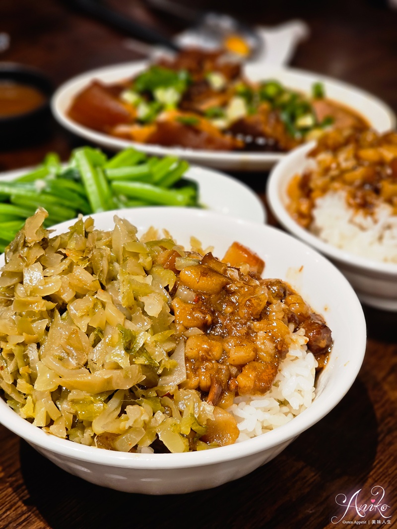 【高雄美食】老店柏弘肉燥。米其林必比登推薦！三代傳承的超人氣60年經典肉燥飯