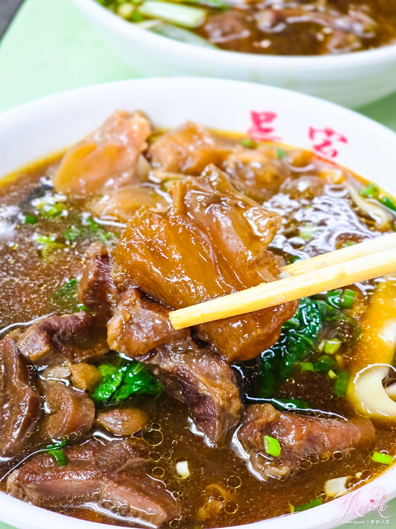 【台北美食】吳家牛肉麵店。北投人氣牛肉麵推薦！韓國美食家白種元也愛的50年老店
