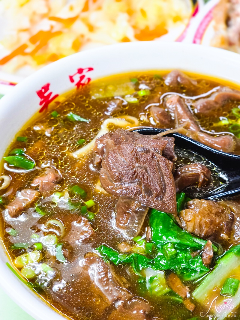 【台北美食】吳家牛肉麵店。北投人氣牛肉麵推薦！韓國美食家白種元也愛的50年老店