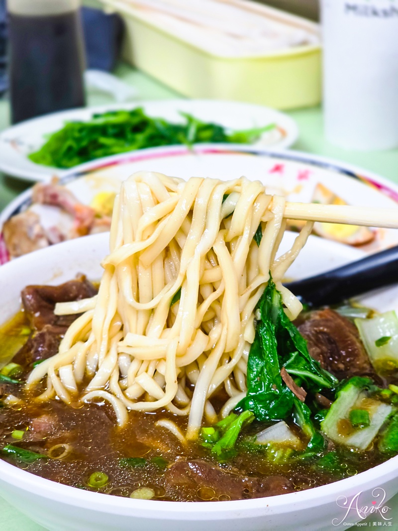 【台北美食】吳家牛肉麵店。北投人氣牛肉麵推薦！韓國美食家白種元也愛的50年老店