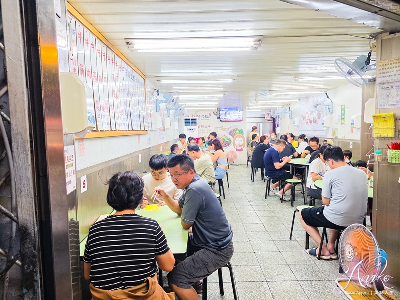 【台北美食】吳家牛肉麵店。北投人氣牛肉麵推薦！韓國美食家白種元也愛的50年老店