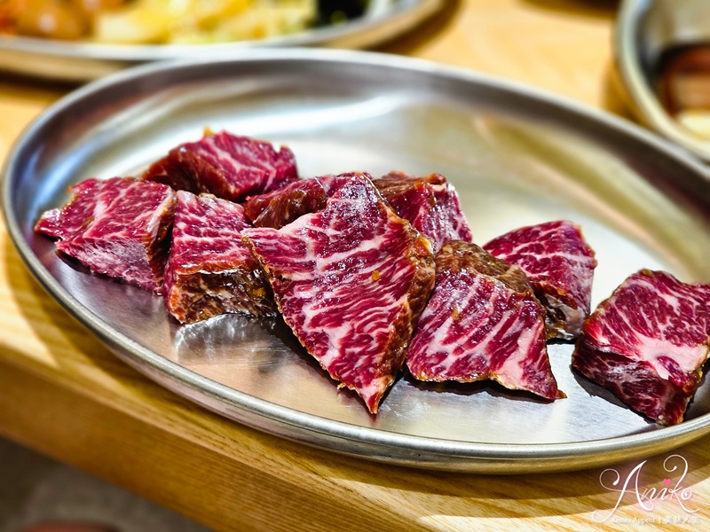 【台北美食】Some Some 韓式烤肉。東區韓式燒肉推薦！小菜豆腐鍋吃到飽太過癮