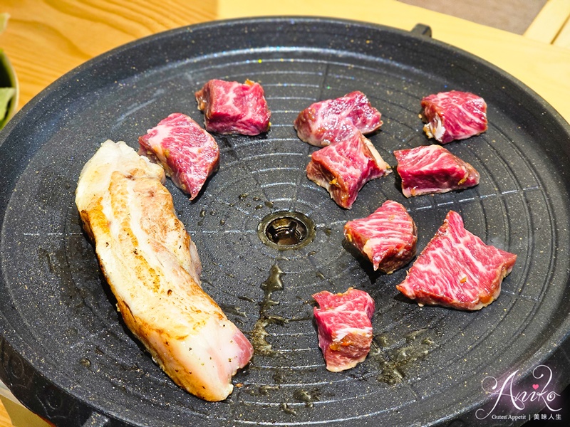 【台北美食】Some Some 韓式烤肉。東區韓式燒肉推薦！小菜豆腐鍋吃到飽太過癮