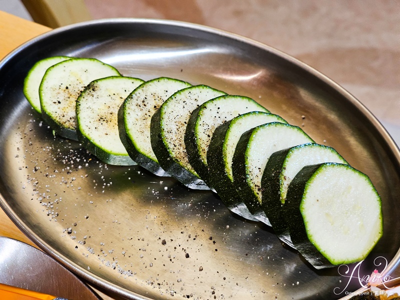 【台北美食】Some Some 韓式烤肉。東區韓式燒肉推薦！小菜豆腐鍋吃到飽太過癮