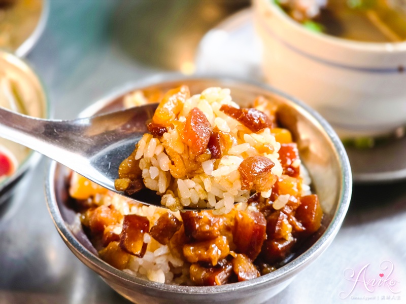 【台北美食】曉迪筒仔米糕。南機場夜市排隊米糕！20年老店~必點滷肉飯和排骨酥湯