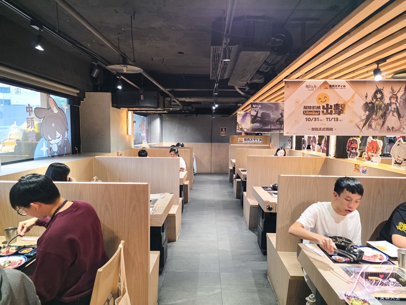 【台北美食】燒肉Smile 大安忠孝店。東區單人烤肉推薦！高CP值海陸套餐~自助生菜飲料吧無限享用