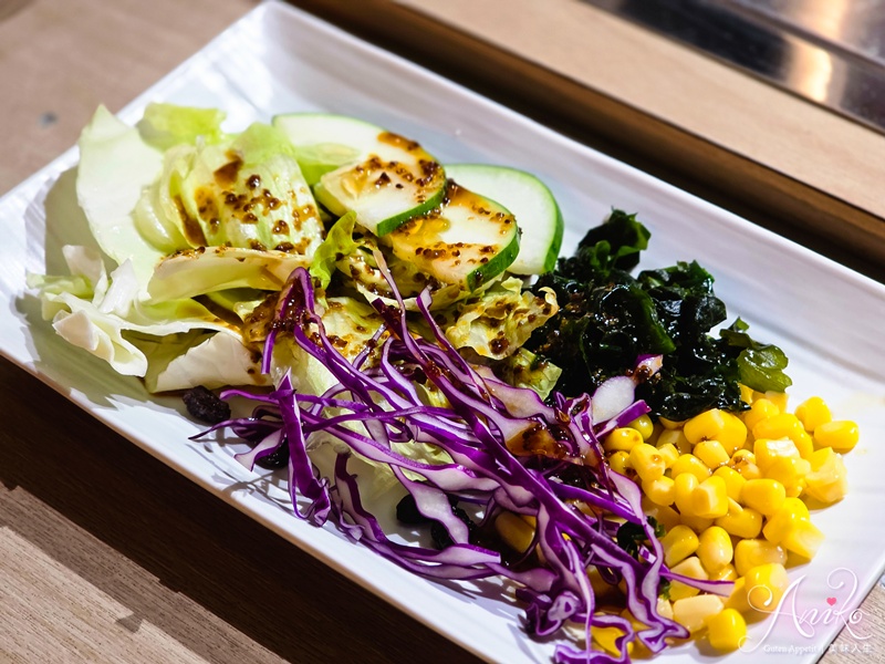 【台北美食】燒肉Smile 大安忠孝店。東區單人烤肉推薦！高CP值海陸套餐~自助生菜飲料吧無限享用