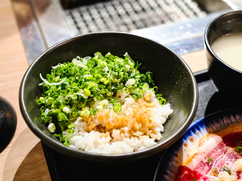 【台北美食】燒肉Smile 大安忠孝店。東區單人烤肉推薦！高CP值海陸套餐~自助生菜飲料吧無限享用