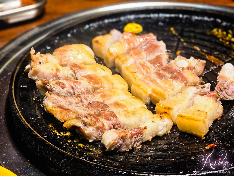 【台北美食】南大門韓國烤肉。台北韓式烤肉推薦！超好吃必點厚切五花肉～喝杯蜂巢瑪格利