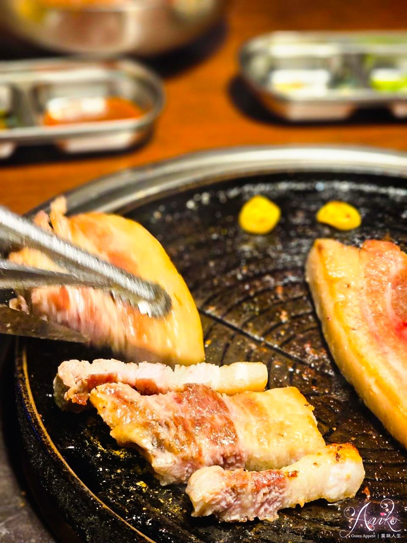 【台北美食】南大門韓國烤肉。台北韓式烤肉推薦！超好吃必點厚切五花肉～喝杯蜂巢瑪格利